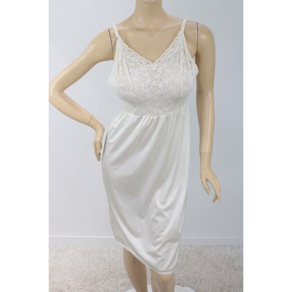 Vintage Vanity Fair Full Slip size 34 36 Cream Nylon Stretch Lace Adjustable - Picture 5 of 8